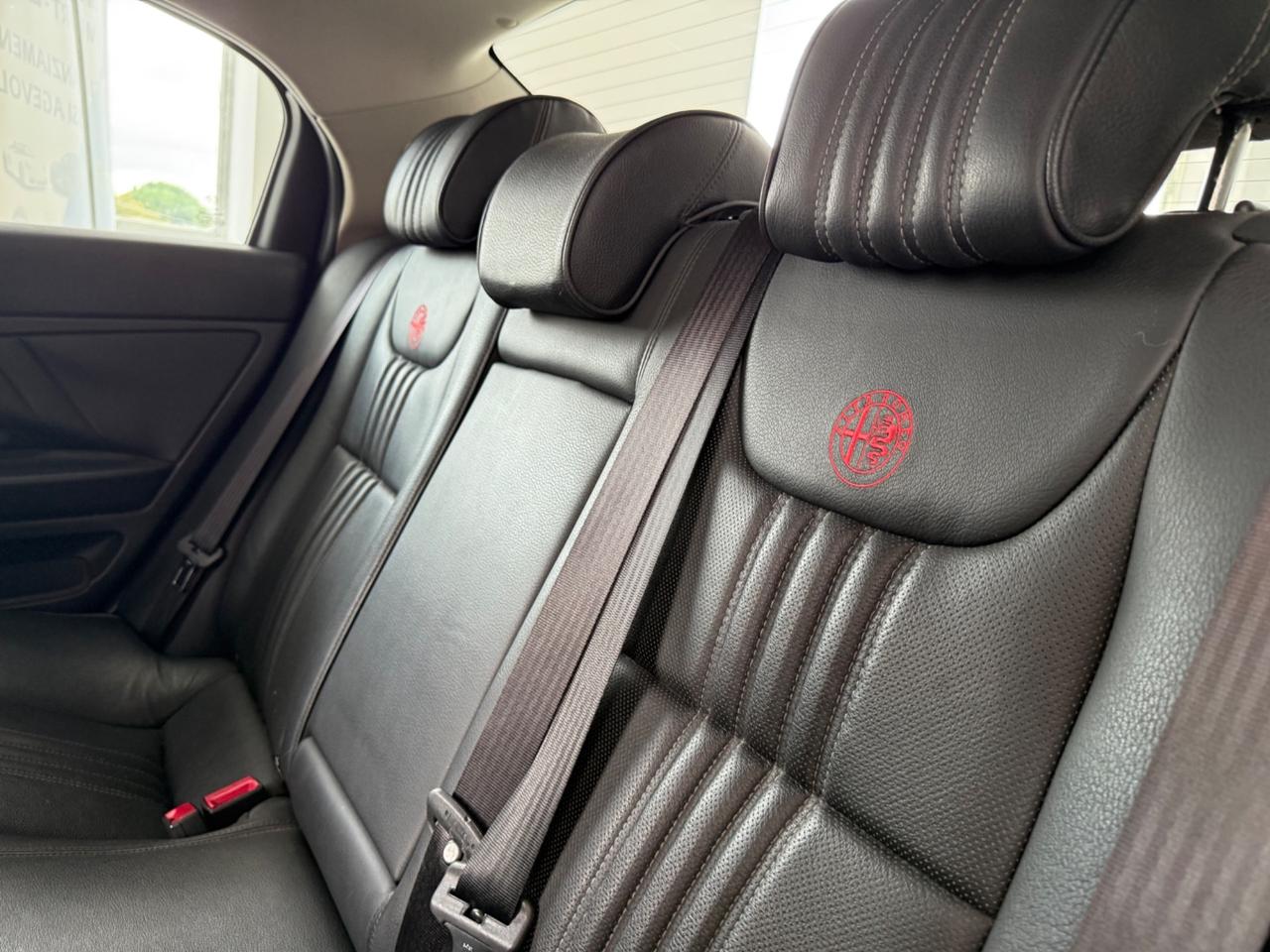 Alfa Romeo 159 1.9JTDm120cv DISTINCTIVE INTERNO TI2010