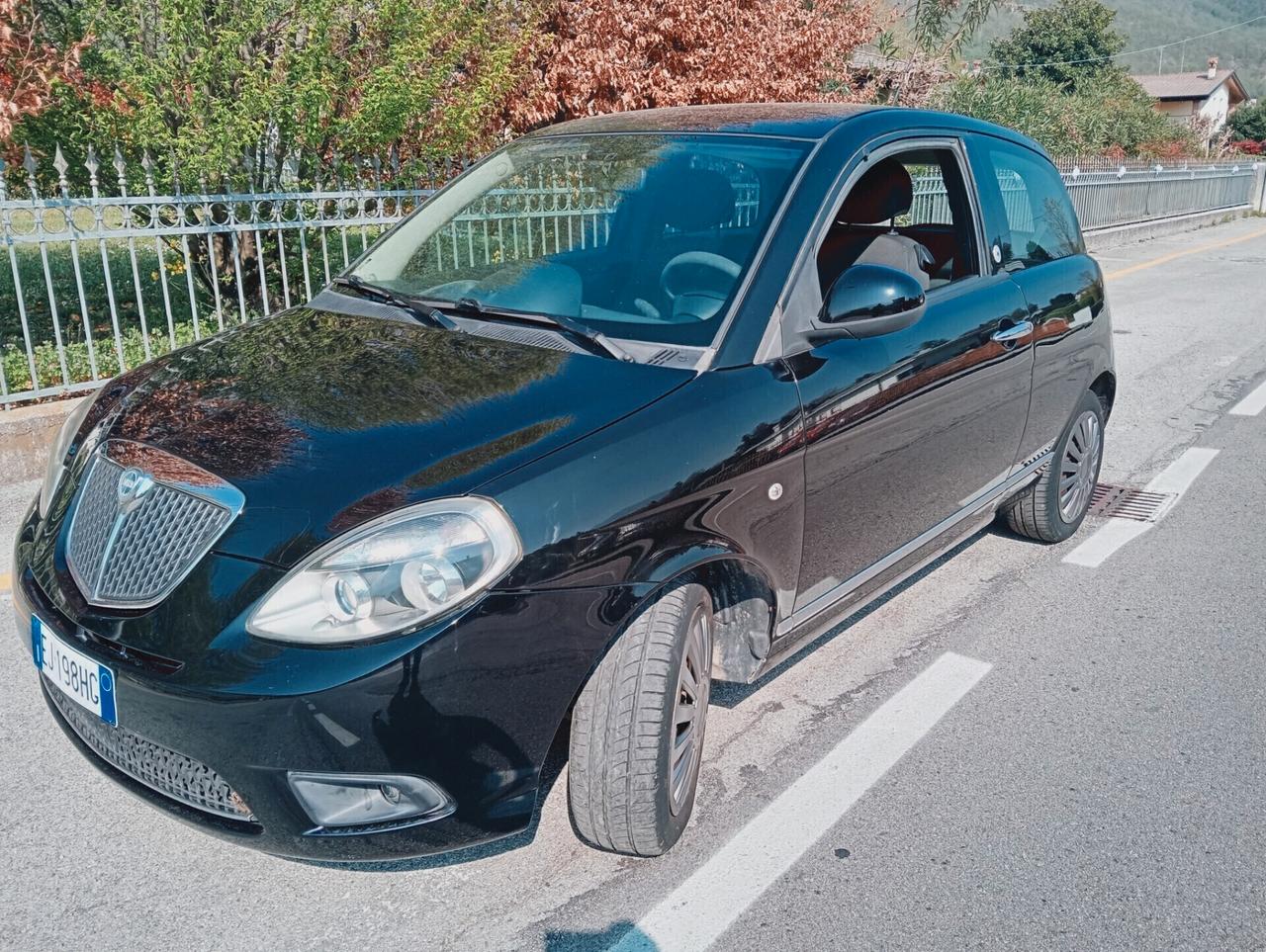 Lancia Ypsilon 1.4 Platino Ecochic GPL