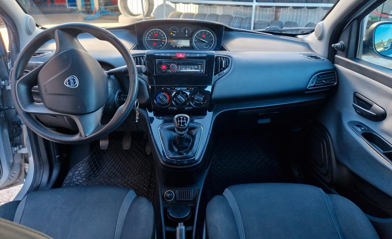 Lancia Ypsilon 1.2 69 CV Platinum NEOPATENTATI