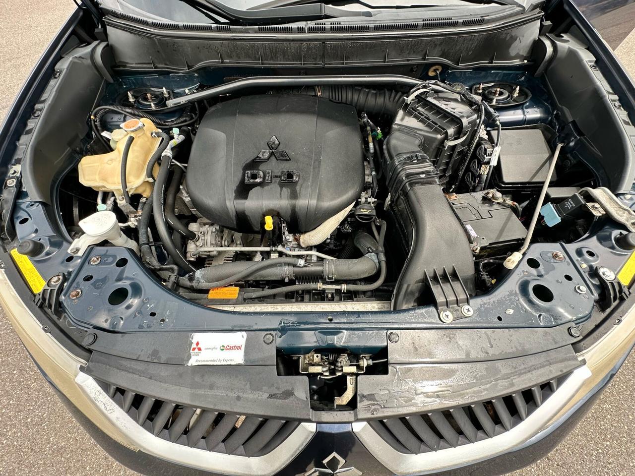 Mitsubishi Outlander 2.2 DI-D DPF 7 posti