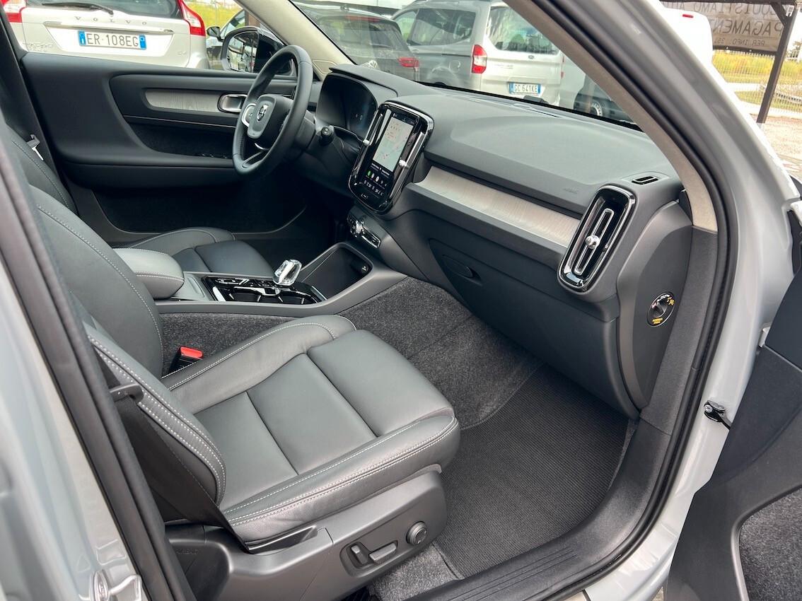 Volvo XC40 2.0 b3 Plus Black Edition auto - Tetto Apribile FULL OPTIONAL!!!