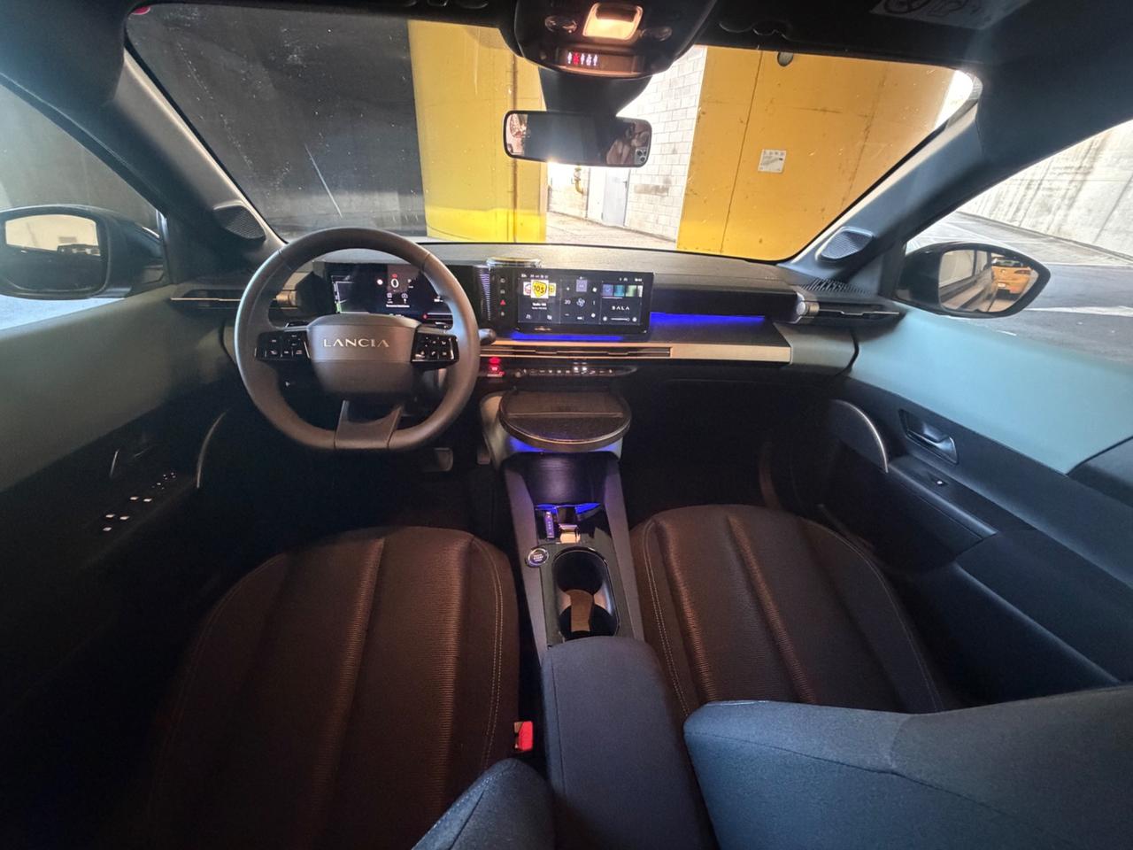 Lancia Ypsilon Hybrid e-DCT