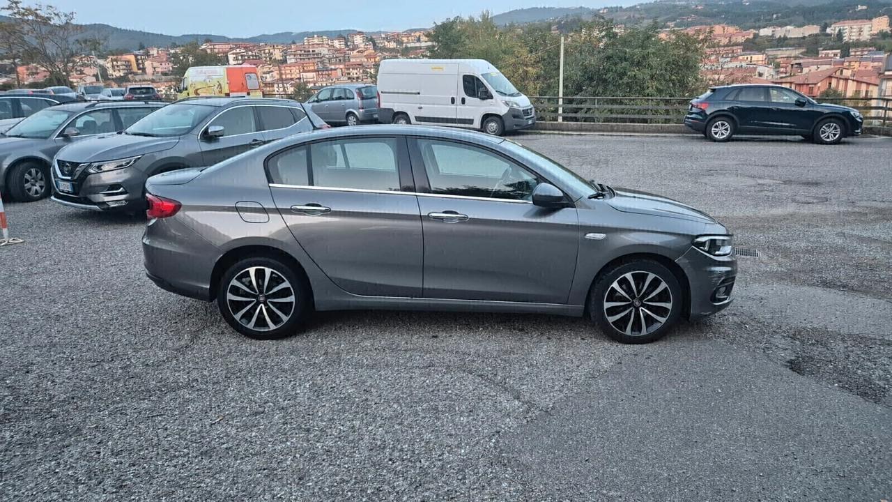 Fiat TIPO 4p 1.6 MJ 120CV Lounge-12/2015- FullOpt