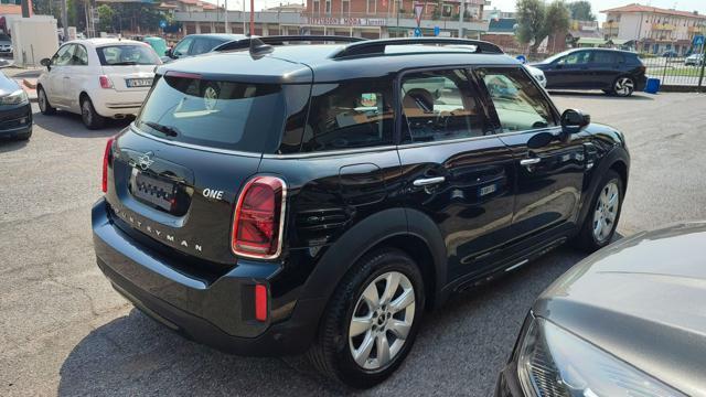 MINI Countryman One Autom LED-APPLE CARPLAY-NAVI-PDC-SED RISC
