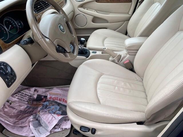 Jaguar X-Type 2.0 V6 24V cat Executive-2002
