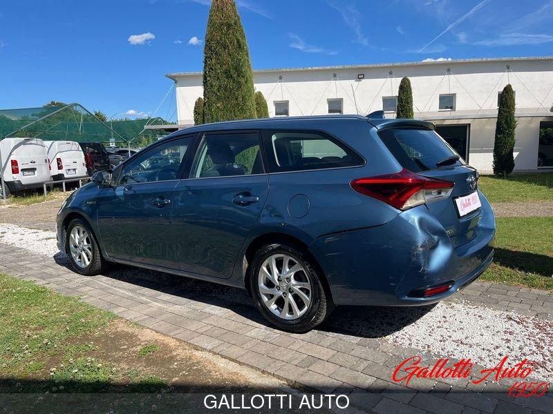Toyota Auris Touring Sports 1.8h Business cvt