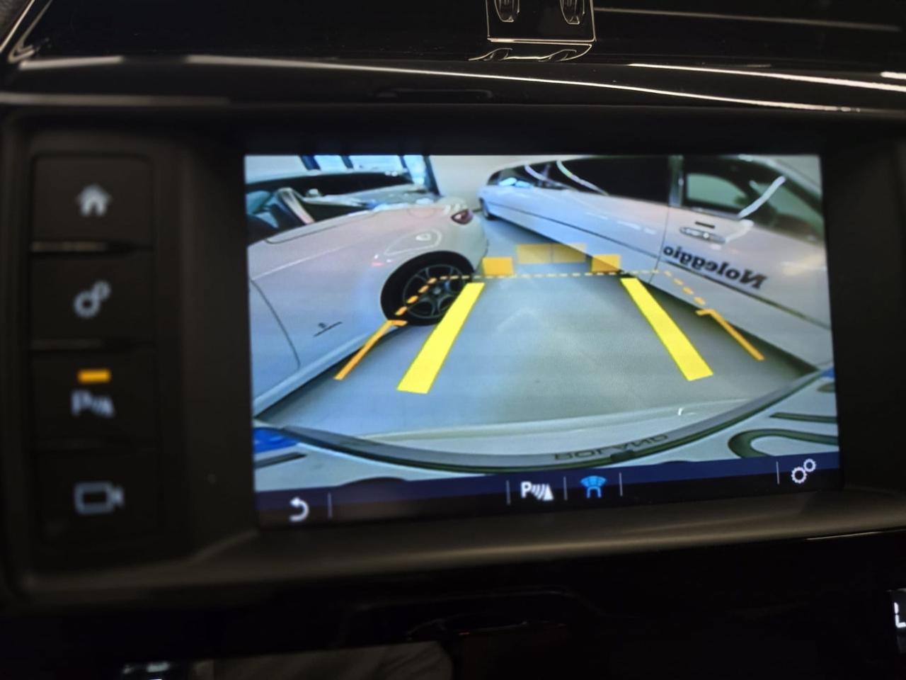 Jaguar F-Pace 2.0 D 163 CV Prestige