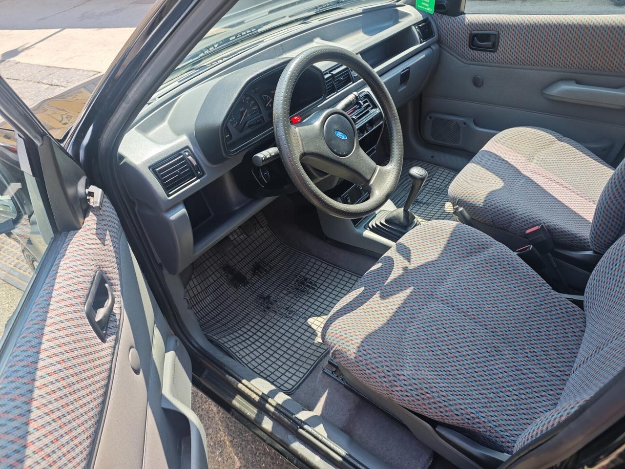 Ford Fiesta 1.1 5 porte Ghia