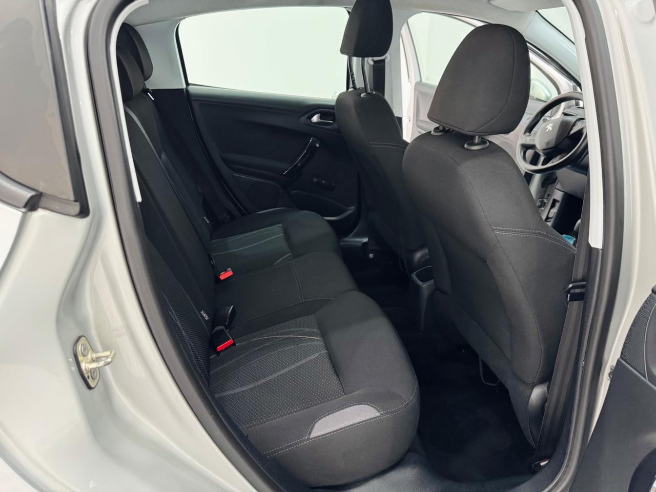 Peugeot 208 1.0 VTi 68 CV 5 porte Active km 99000