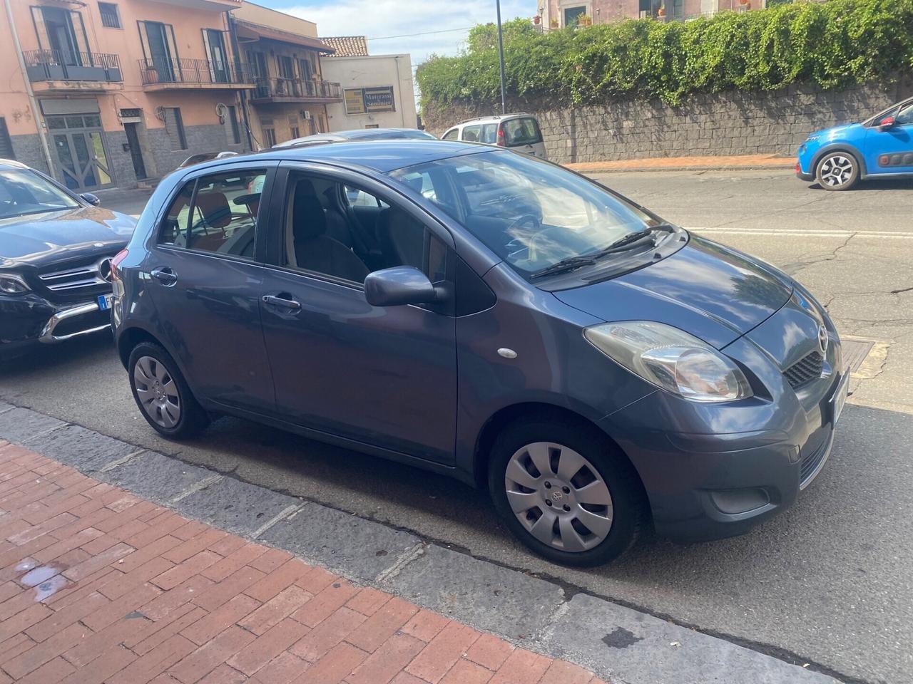 Toyota Yaris 1.4 D-4D 5 porte Sol