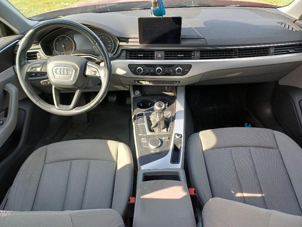 Audi A4 Avant 2.0 TDI 150 CV 2017 Incidentata