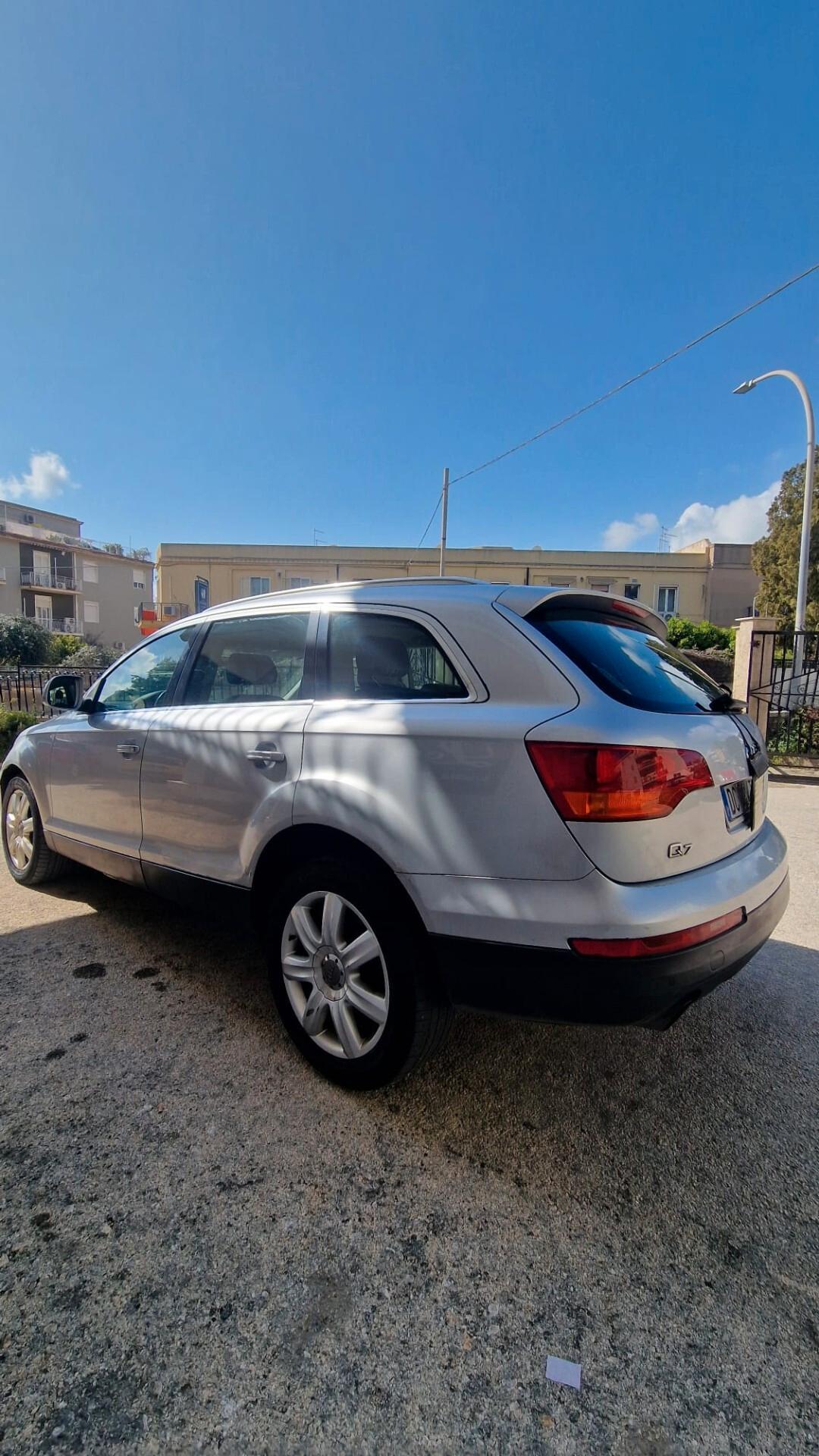 Audi Q7 3.0 V6 TDI 233CV quattro tiptronic