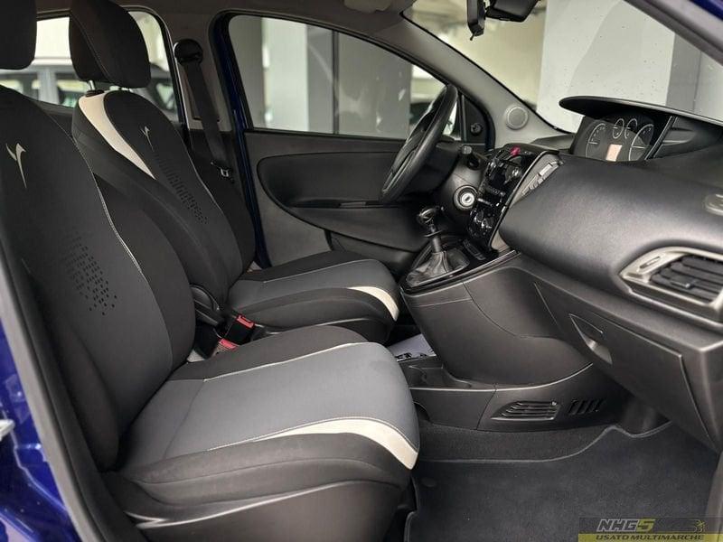 Lancia Ypsilon Ypsilon 1.2 69 CV 5 porte Silver