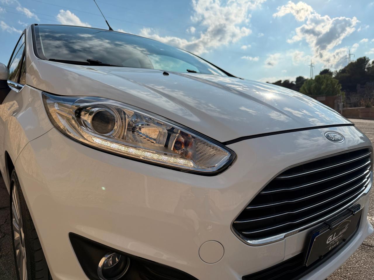 Ford Fiesta TITANIUM/1.6 95CV/LED/CERCHI 16"