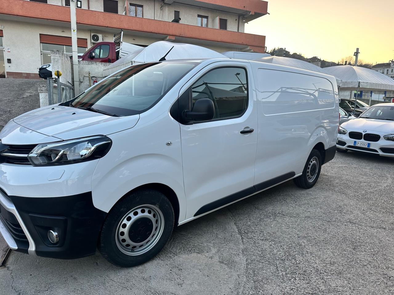 Toyota Proace Proace 2.0D 144CV S&S PL-SL-TN Furgone Long 4p.14q Active