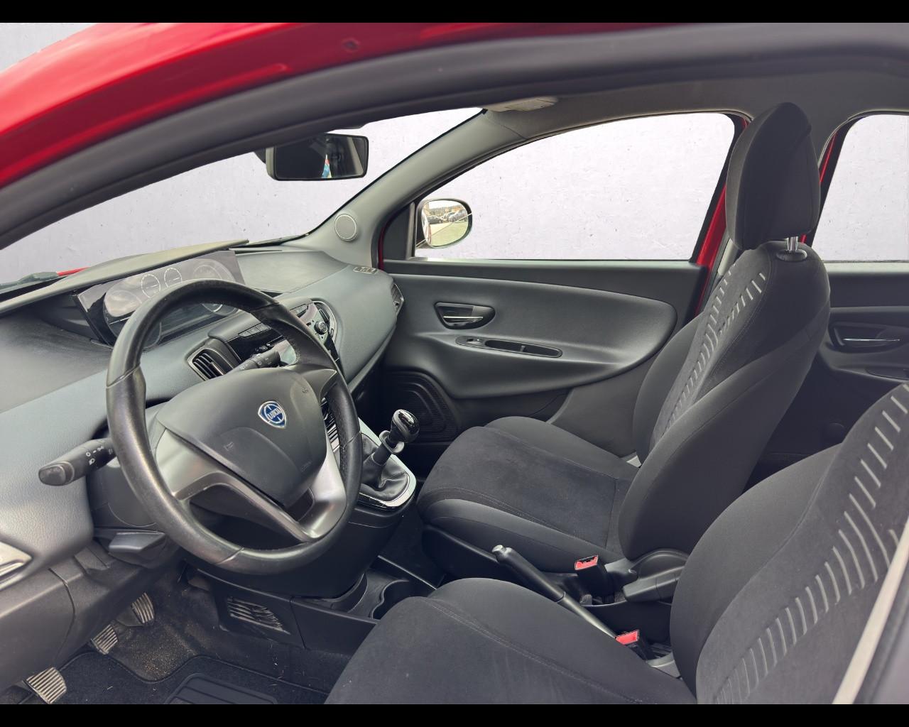 LANCIA Ypsilon 3ª serie - Ypsilon 0.9 TwinAir 85 CV 5 porte S&S Gold