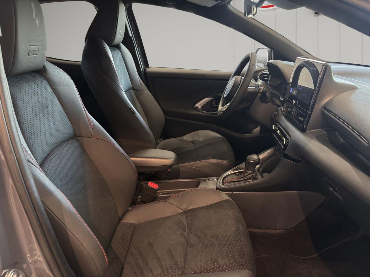 Toyota Yaris 1.5h 130 GR Sport