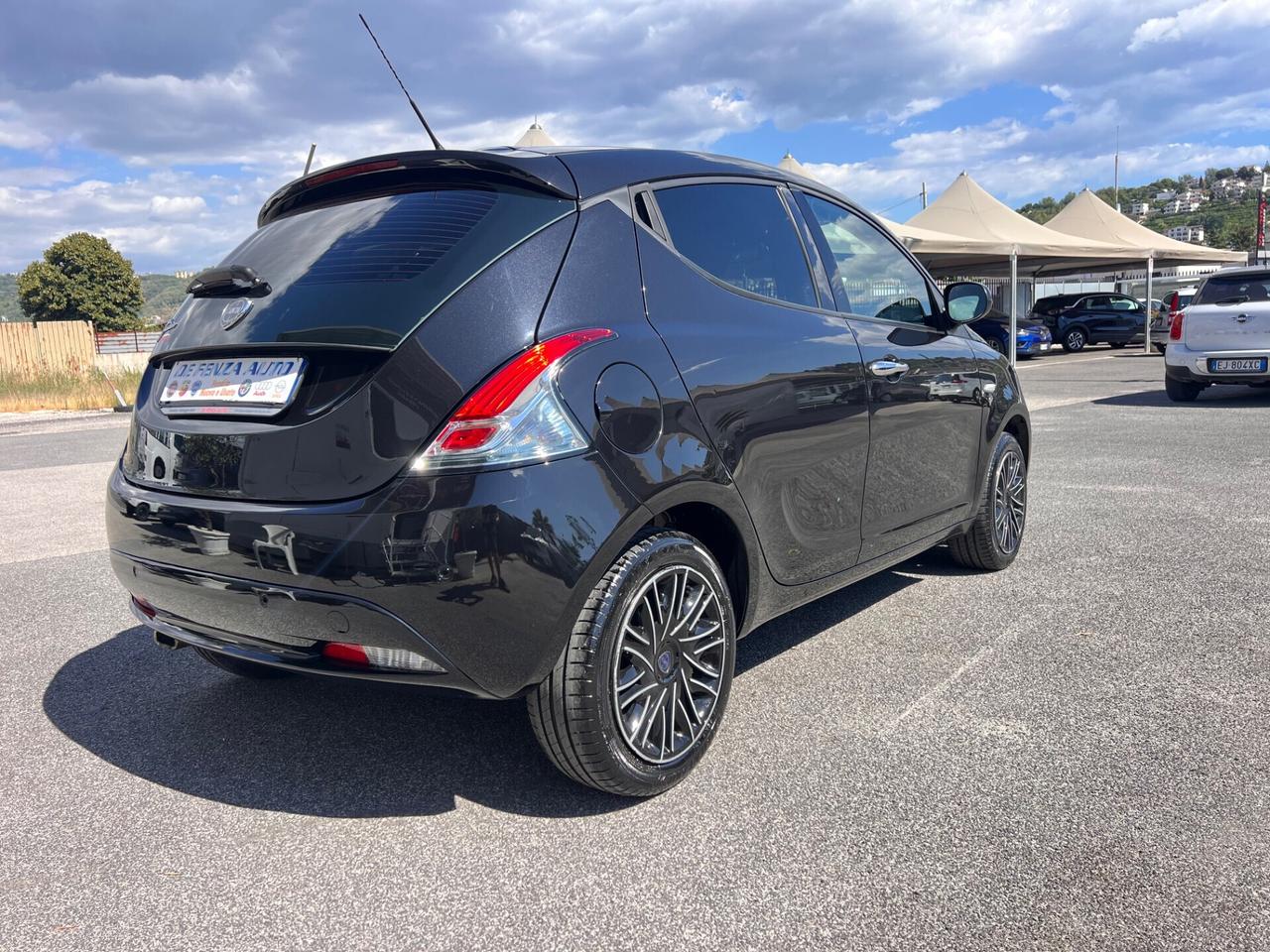 Lancia Ypsilon 1.2 69 CV 5 porte S&S Elefantino Blu