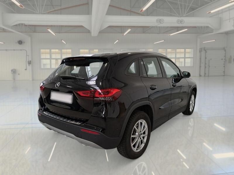 MERCEDES-BENZ GLA 180 D AUTOMATIC BUSINESS EXTRA CROSSOVER