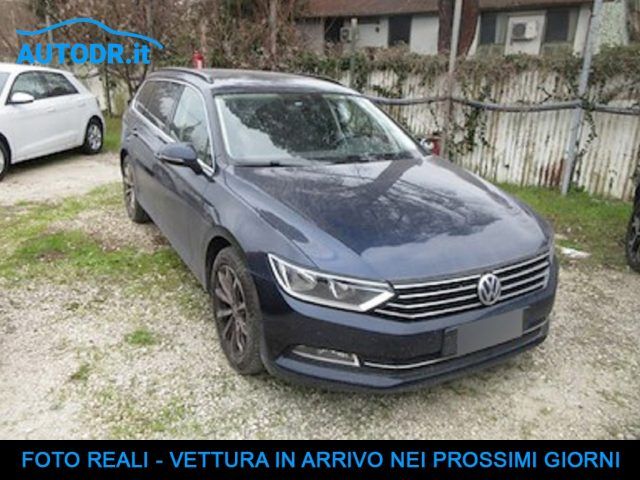 VOLKSWAGEN Passat Variant 1.6 TDI DSG Business NAVI ACC PDC KM CERTIFICATI