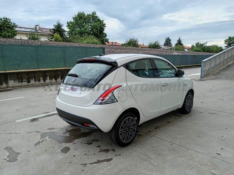 Lancia Ypsilon 1.0 firefly hybrid Oro s&s 70cv