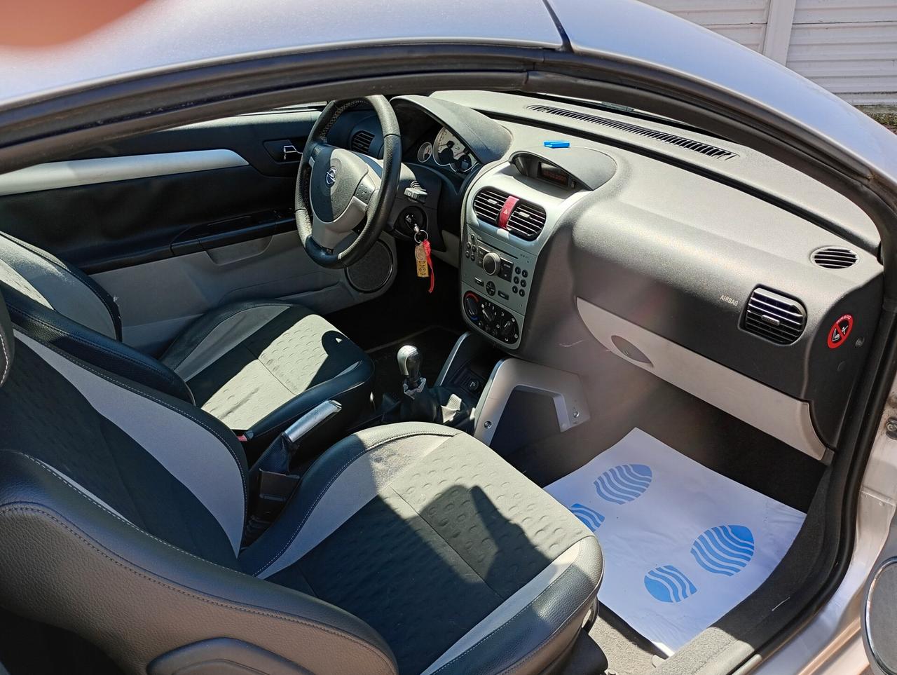 Opel Tigra TwinTop 1.4 16V Sport