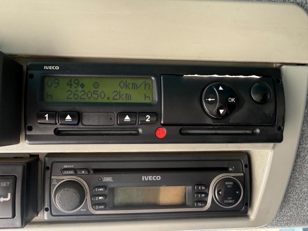 Iveco Stralis 190S31 isotermico con frigo 0°C e sponda