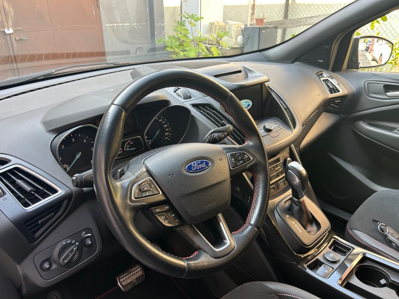 Ford Kuga 2.0 TDCI 180 CV 4WD Powershift ST-Line