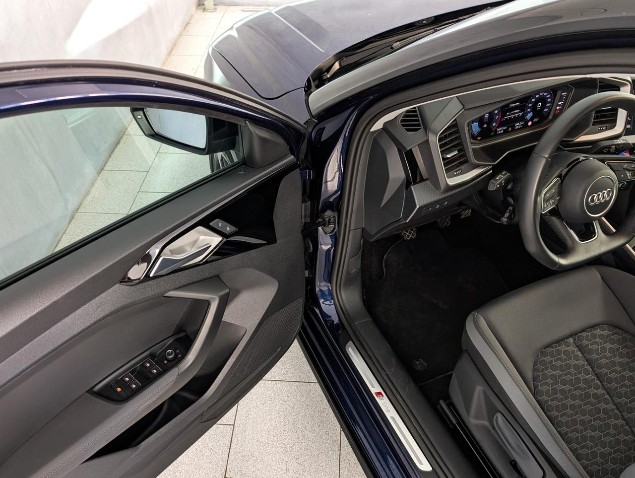 Audi A1 30 TFSI 116cv Adrenalin Black Edition S line