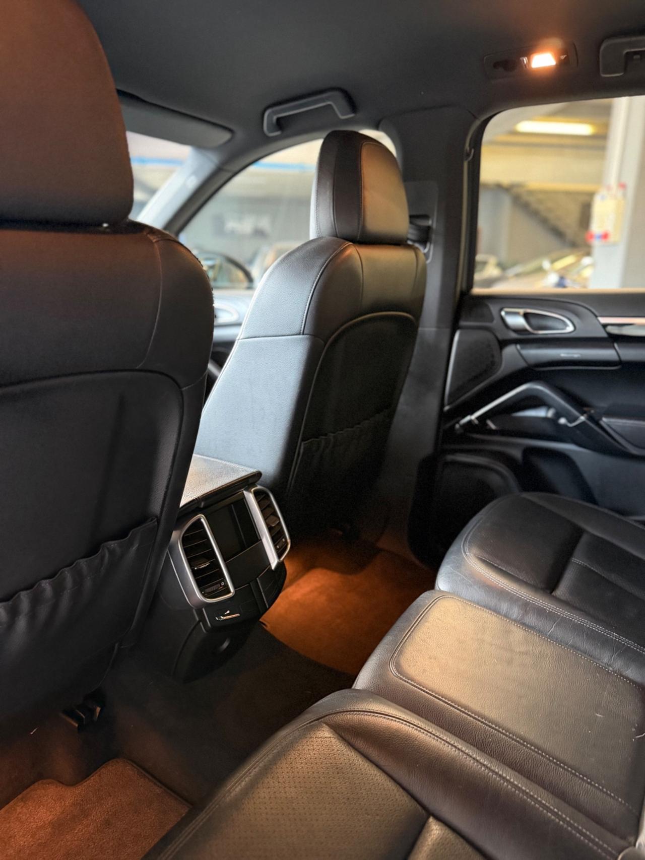 Porsche CAYENNE 3.0 V6 BOSE KMCERT UNICOPR