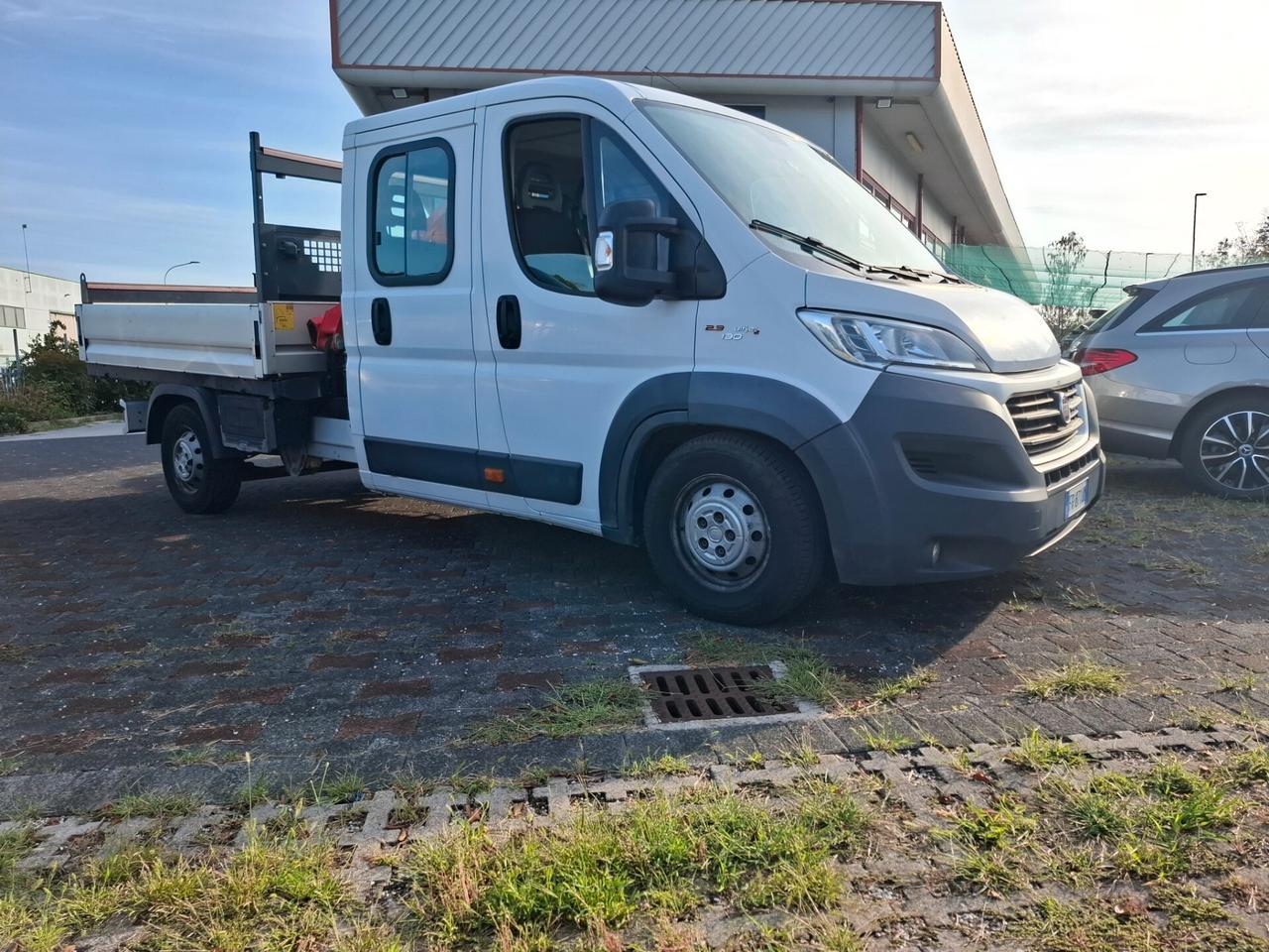 Fiat Ducato Maxi 35 2.3 Mjt doppia cabina allestito con Gru Fassi