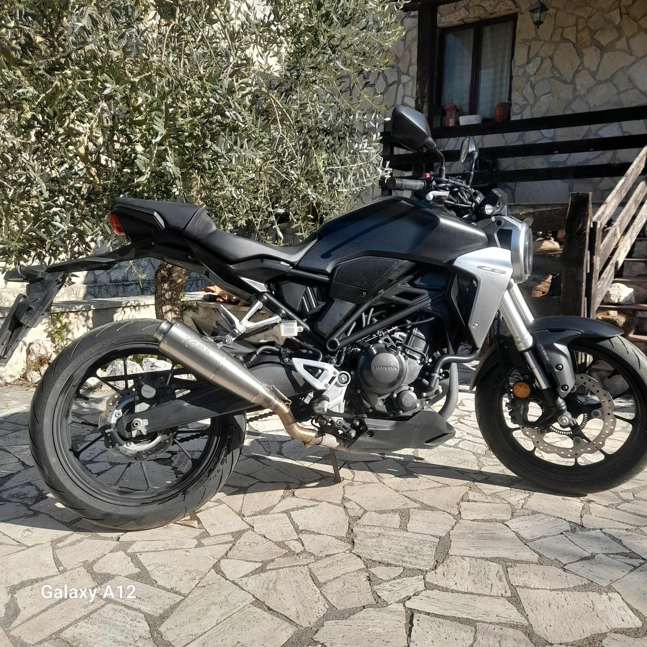 Honda CB 300 R CB300R COME NUOVA!