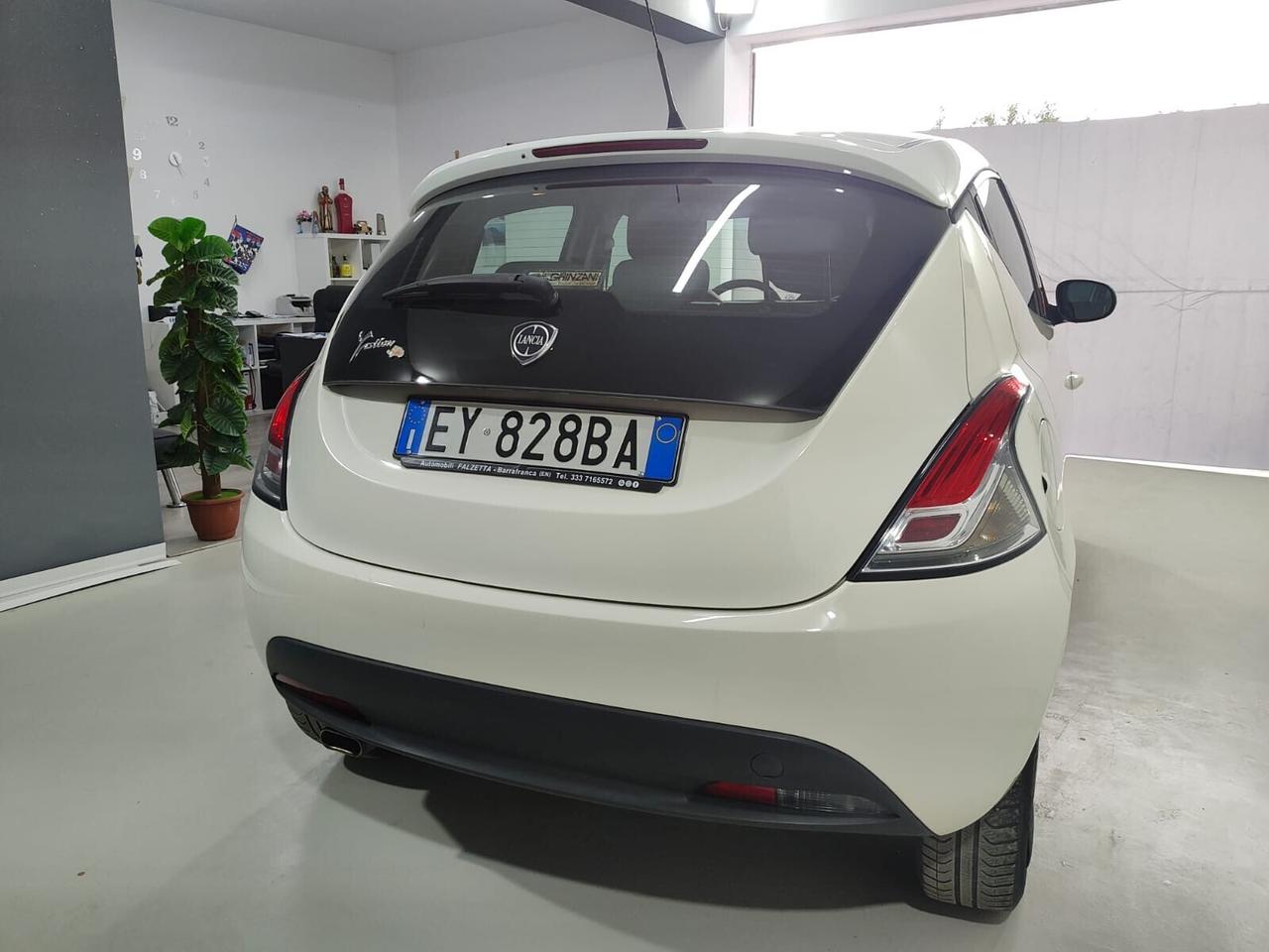 Lancia Ypsilon 1.2 69 CV 5 porte GPL Ecochic Plati
