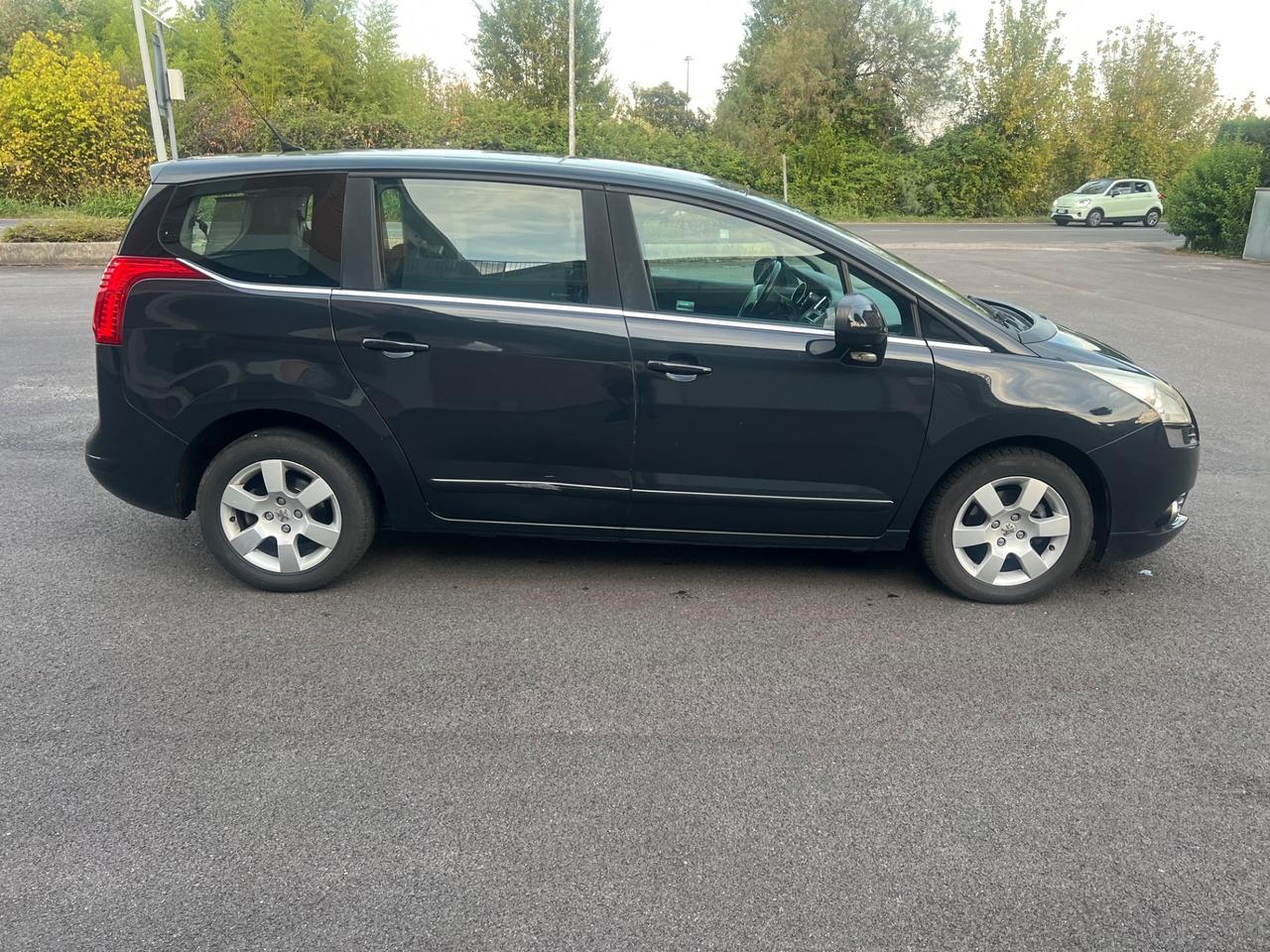 Peugeot 5008 1.6 HDi 112CV Business