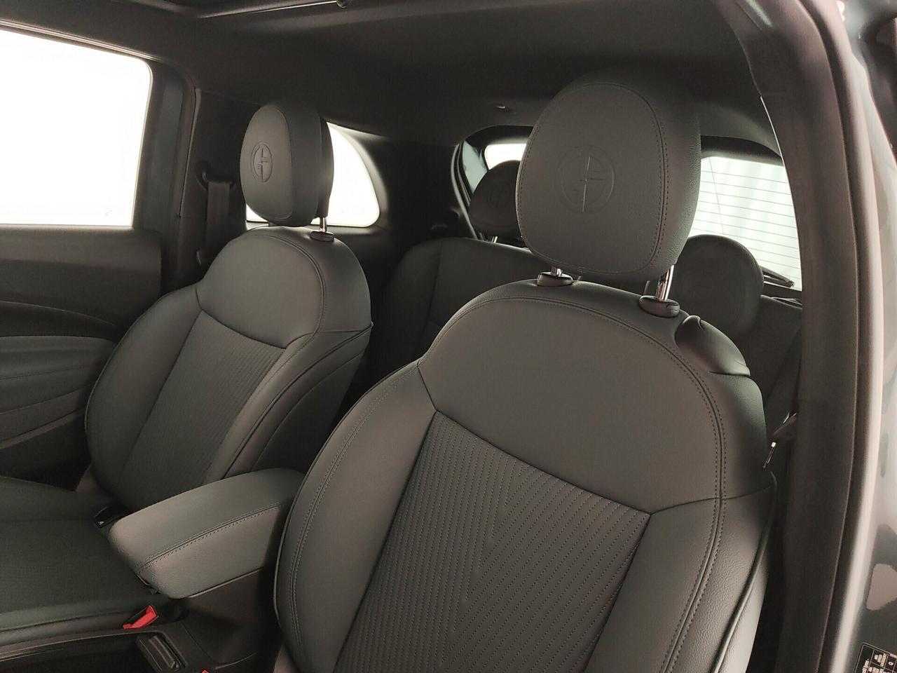 Fiat 500e Berlina 42 kWh Giorgio Armani