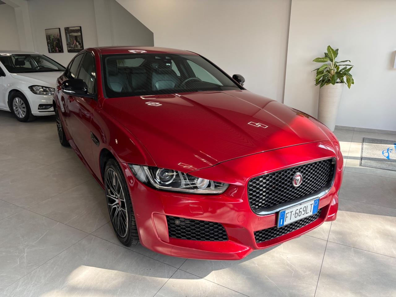 Jaguar XE 2.0 D 180 CV AWD aut. Landmark Edition