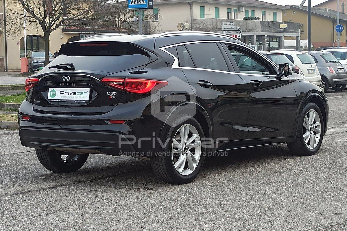 INFINITI Q30 1.5 diesel Premium Tech
