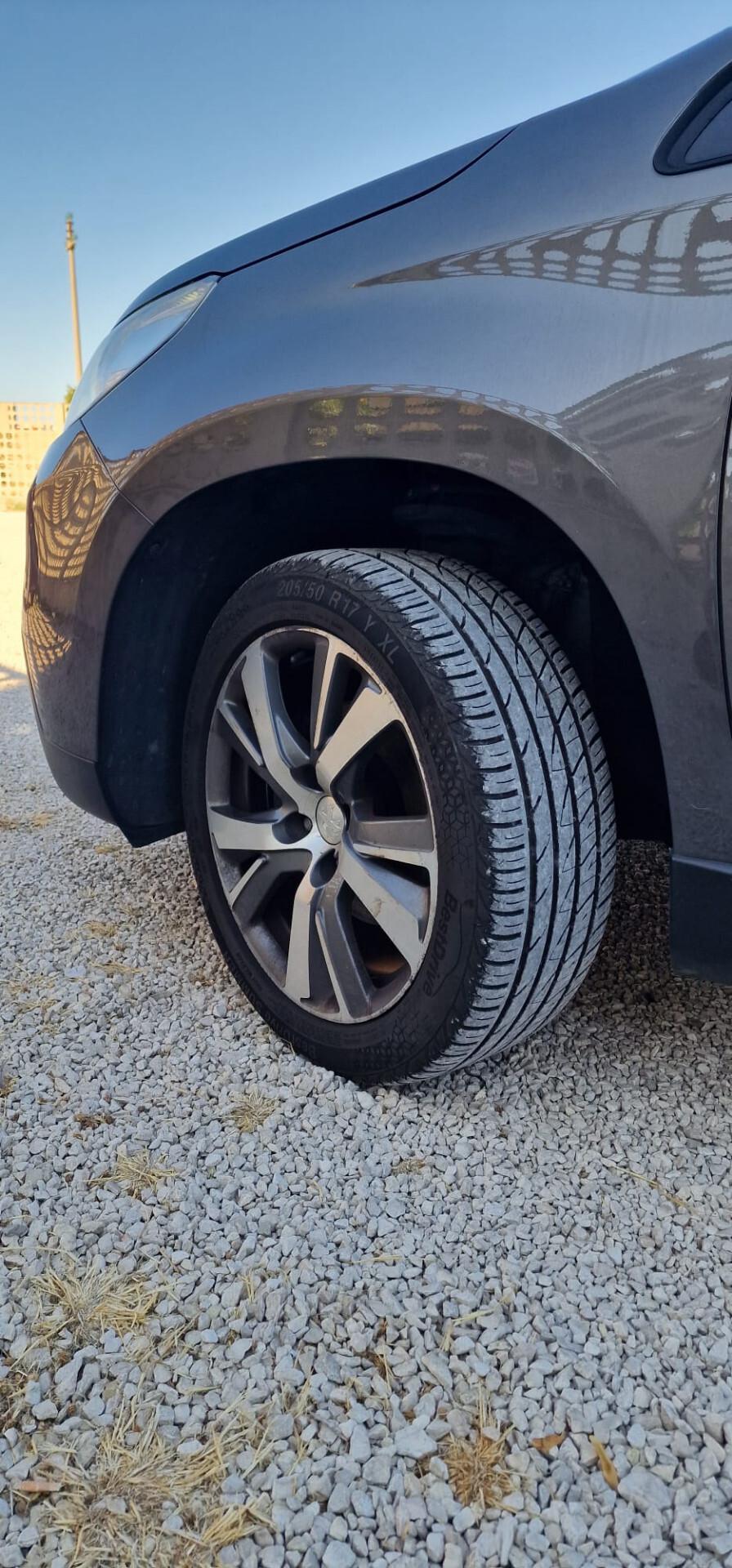 Peugeot 2008 1.2 Benz Black Matt 2015 CRONO CASA MADRE