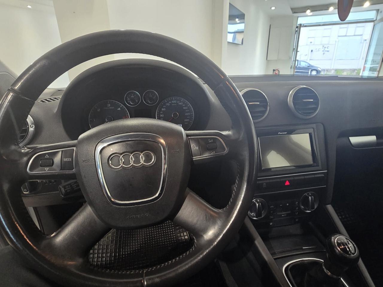 Audi A3 1.6 TDI 105 CV CR Ambiente