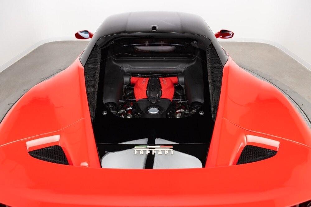 Ferrari F8 Tributo NOLEGGIO LUNGO TERMINE - LEASING FULL INCLUSIVE