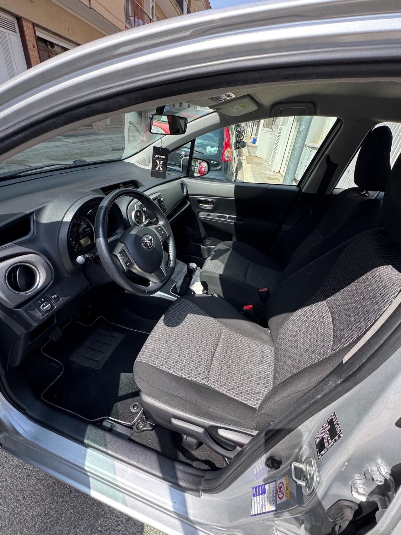 Toyota Yaris 1.0 5 porte Lounge