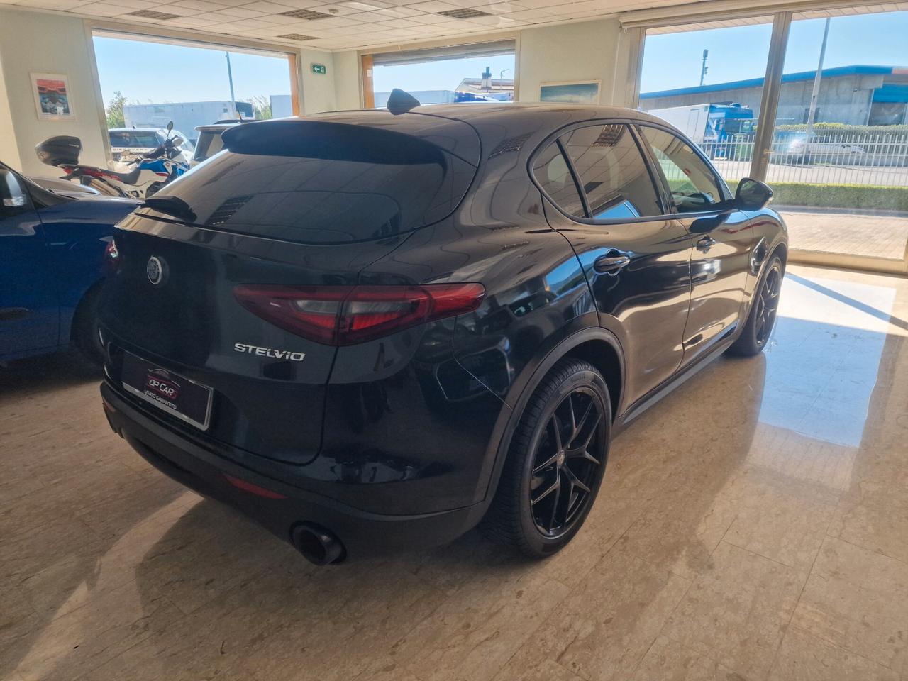 Alfa Romeo Stelvio 2022