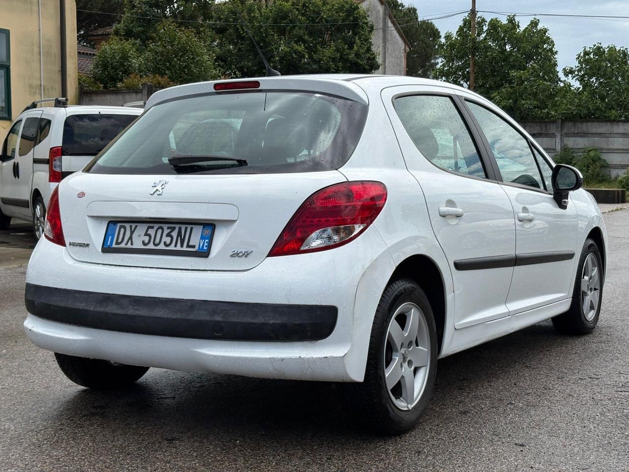 Peugeot 207 1.4 8V 75CV 5p. X Line ECO GPL