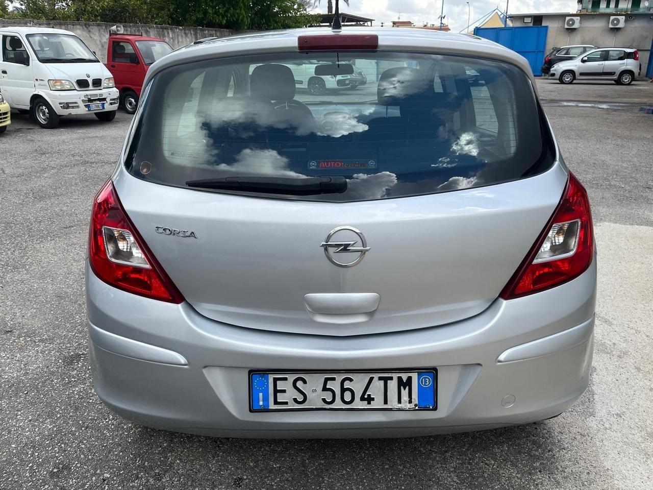 Opel corsa 5 P-1.2 benz. Km 100000-2013