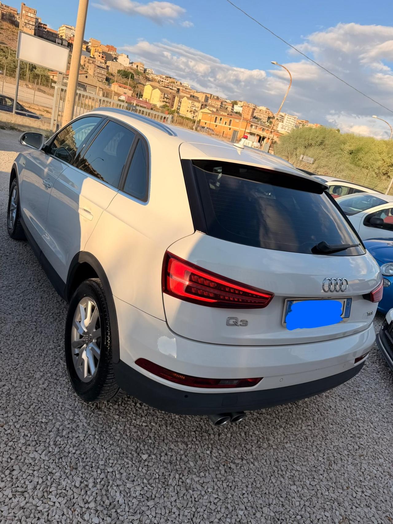 Audi Q3 2.0 TDI 150 CV anno 2016 con gancio traino