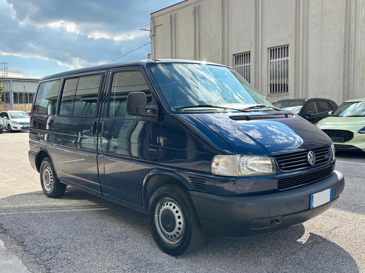 Volkswagen Caravelle 2.5 TDI/102CV PL - 9 posti