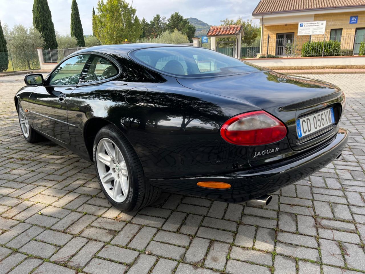 Jaguar XK8 4.0 Coupé Bellissima