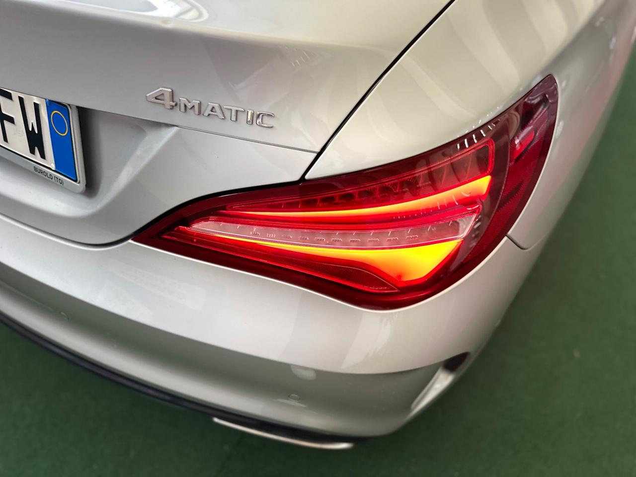 Mercedes-benz CLA 200 d Auto Premium/ 4 Matic