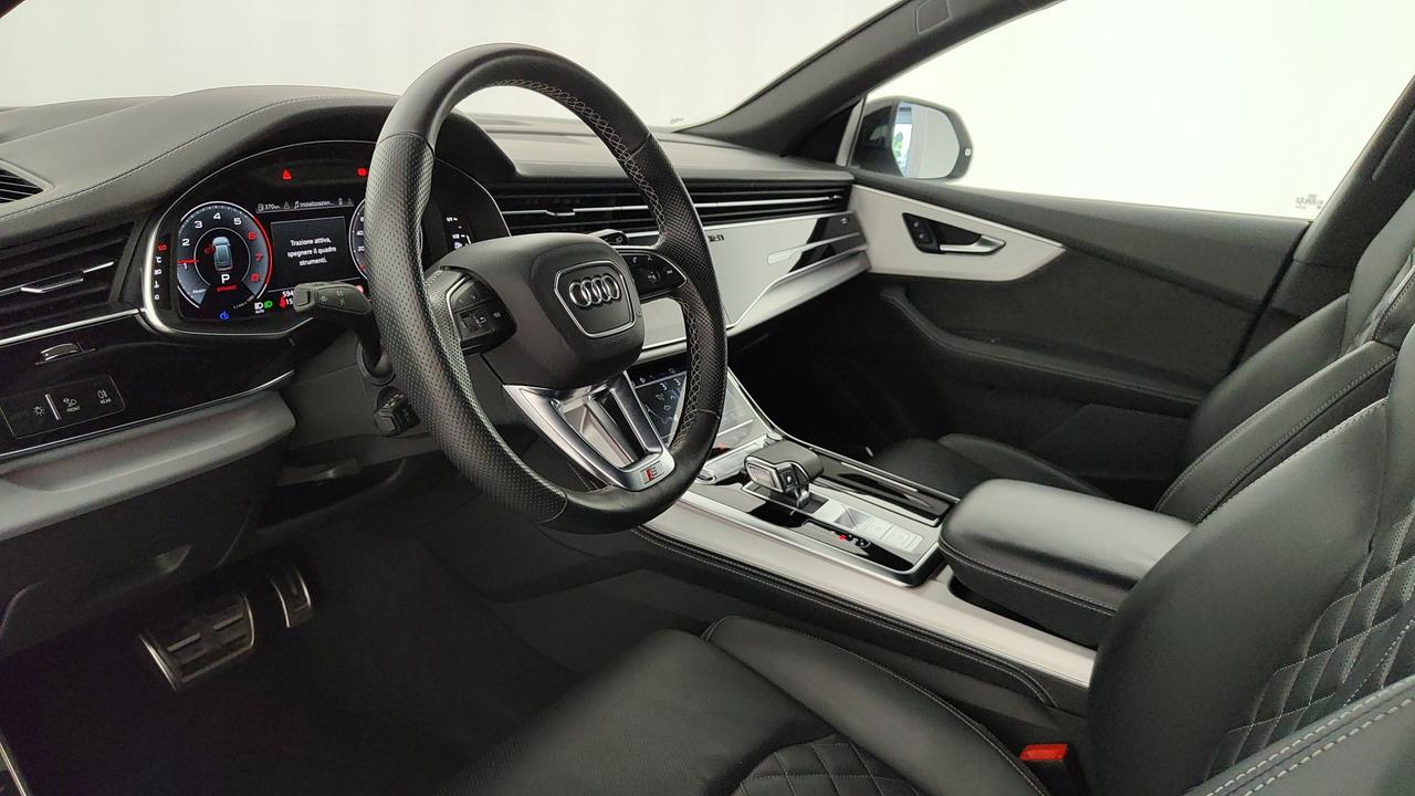 AUDI Q8 55 3.0 tfsi mhev Sport quattro tiptronic