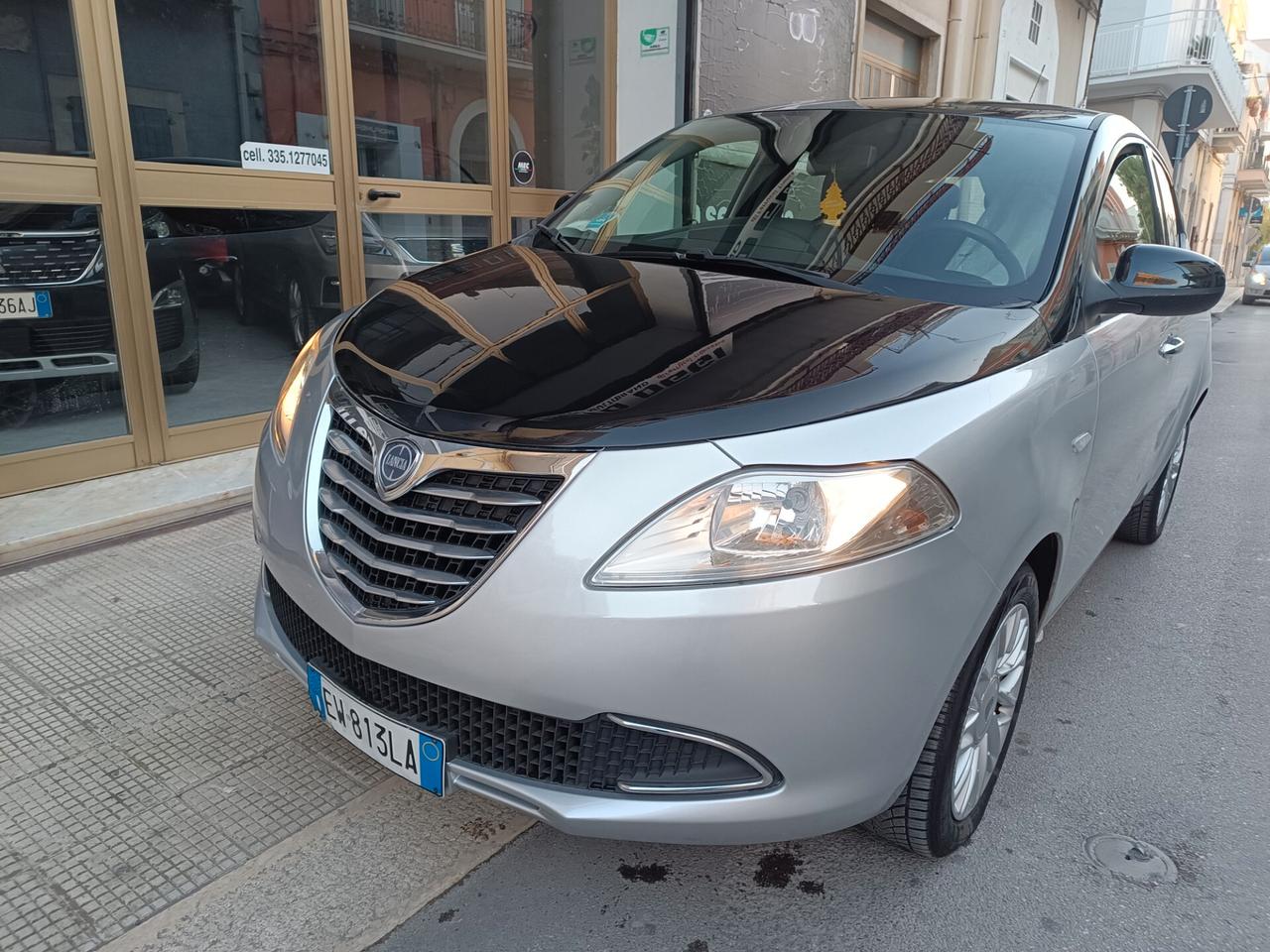 Lancia Ypsilon 1.2 69 CV 5 porte GOLD BI COLOR